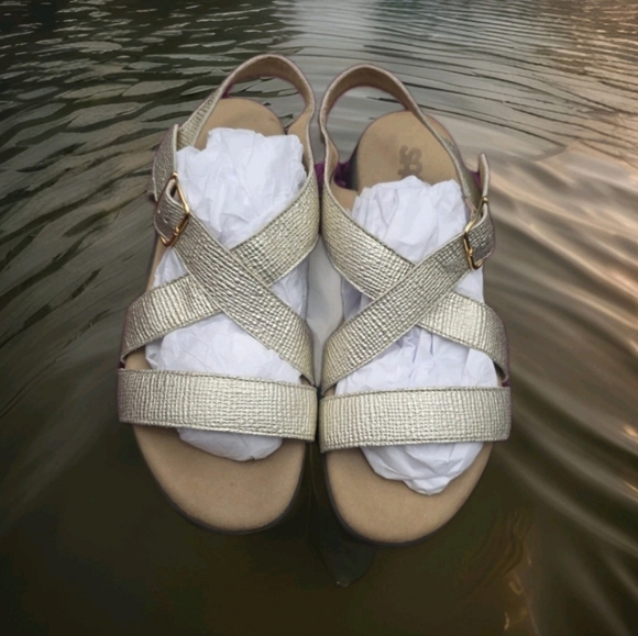 SAS Shoes - Pre-owned SAS Laguna Metallic Gold Sandals Sz 11 WW